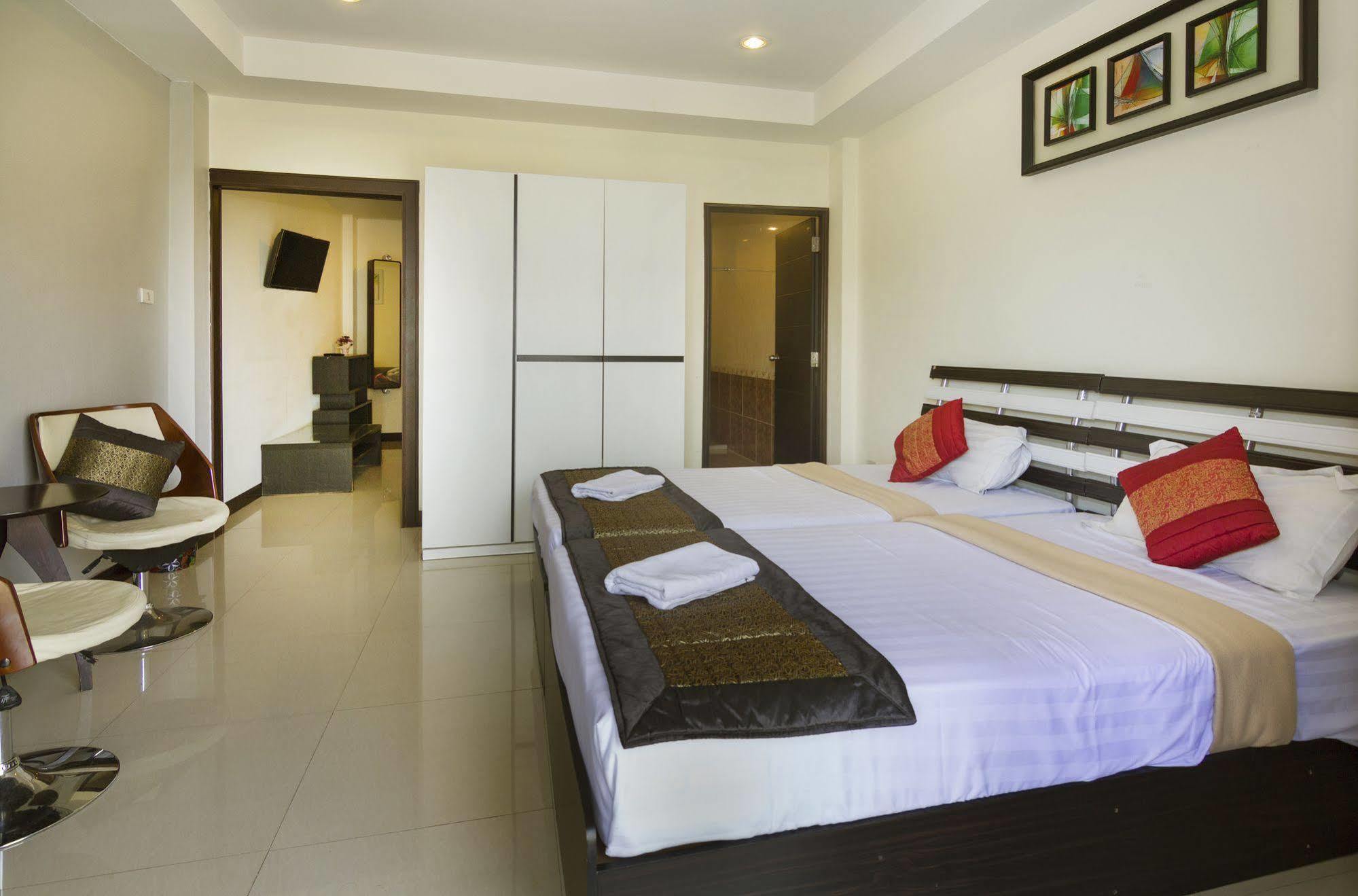 Royal Q & D Suites Pattaya Exterior foto